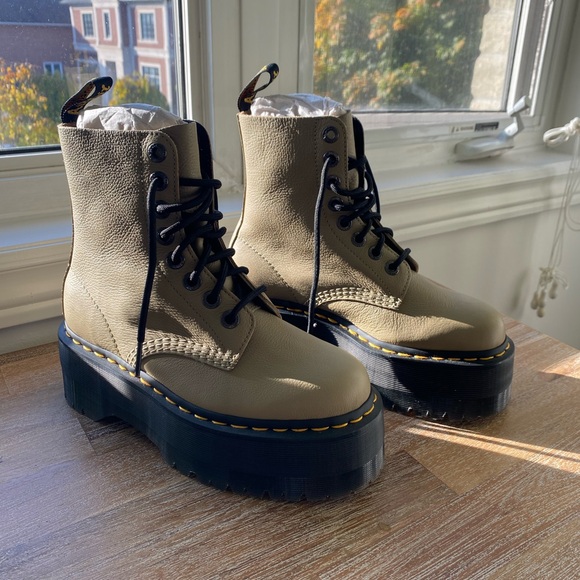 Doc Martens 1460 Max Leather Platform Boots - Pale Olive - Pisa - Picture 13 of 14